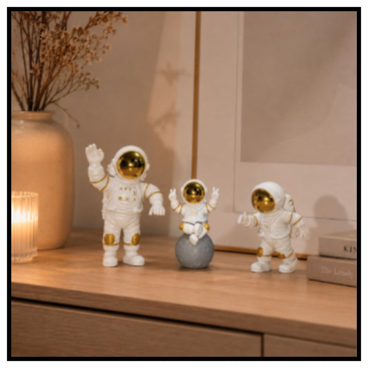 Resin Astronaut Spaceman Statue Ornament Home Office Desktop Figurine Decors