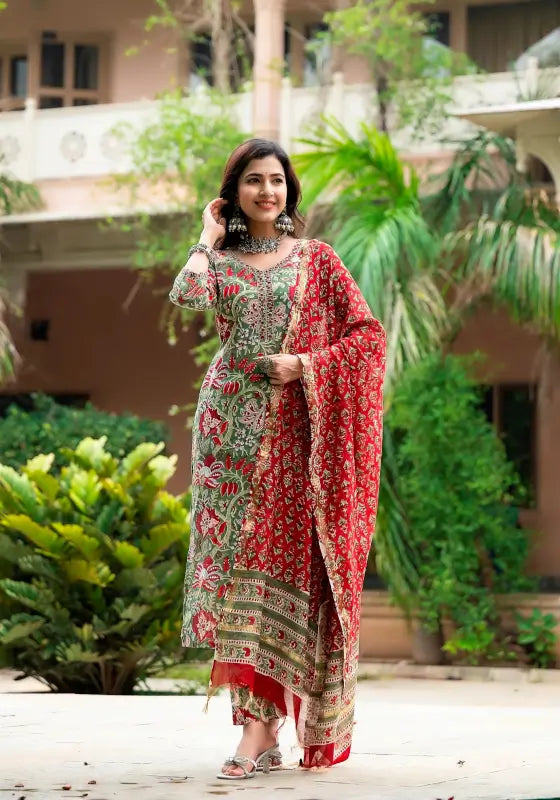 Women Multicolor Printed Viscose Rayon Kurta, Pant And Dupatta Set ( multicolor, S )