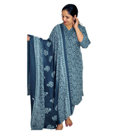 Woman Modeling Green Cotton Printed Kurta Set With Matching Dupatta - M Size - S.NO 414168