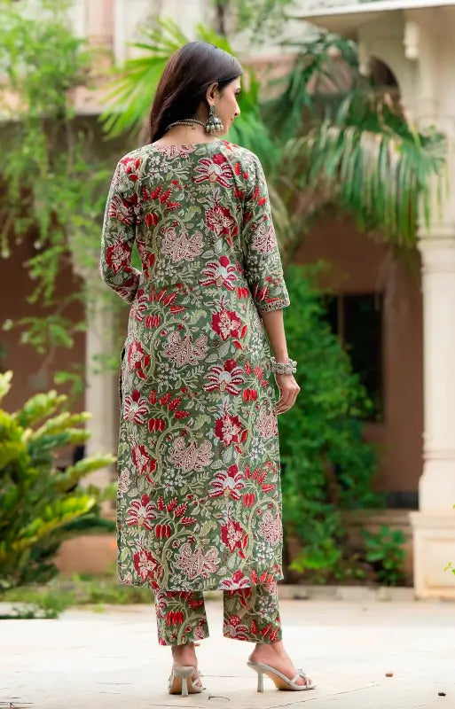 Women Multicolor Printed Viscose Rayon Kurta, Pant And Dupatta Set ( multicolor, S )