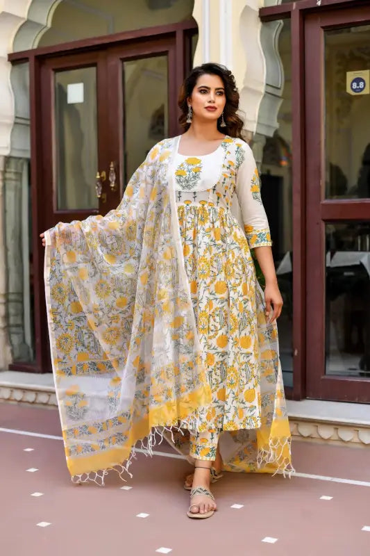 Women White Printed Pure Cotton Kurta, Pant And Dupatta Set ( white, S )