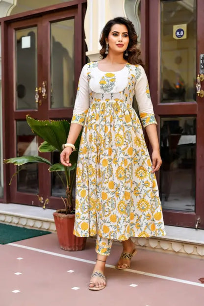 Women White Printed Pure Cotton Kurta, Pant And Dupatta Set ( white, S )